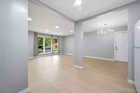 Living - 557 Willard Ave, Elgin, IL 60120 photo 6 of 6