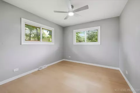 Bedroom - 557 Willard Ave, Elgin, IL 60120 photo 4 of 4