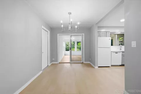 Dining - 557 Willard Ave, Elgin, IL 60120 photo 1 of 1