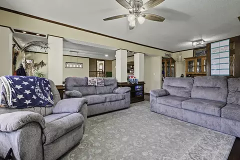 Living - 919 3rd Ave, Fulton, IL 61252 photo 3 of 3