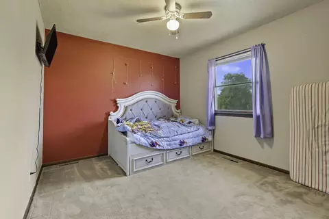 Bedroom - 919 3rd Ave, Fulton, IL 61252 photo 3 of 5