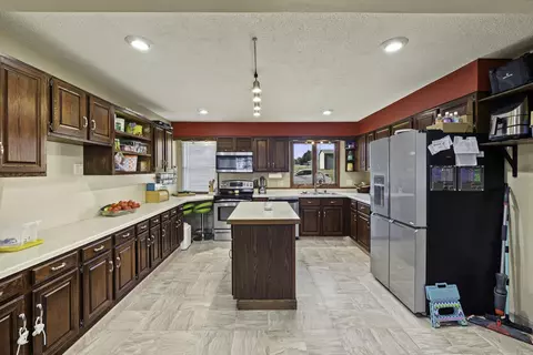 Kitchen - 919 3rd Ave, Fulton, IL 61252 photo 1 of 4