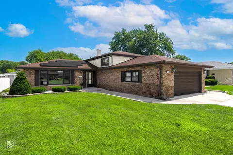 17157 Langley Ave, South Holland, IL 60473