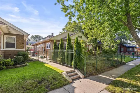 4952 N Central Park Ave, Chicago, IL 60625