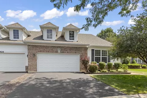 430 Woodhill Dr, Carol Stream, IL 60188