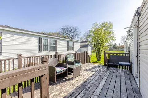 403 Spruce Dr, Belvidere, IL 61008 photo 2