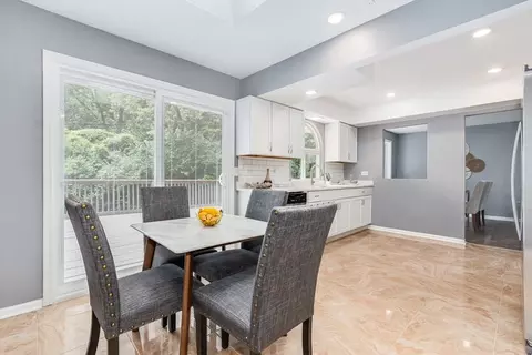Dining - 1034 Pine Ave, Olympia Fields, IL 60461 photo 3 of 3