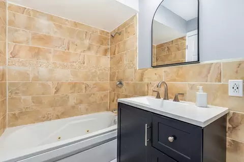 Bath - 1034 Pine Ave, Olympia Fields, IL 60461 photo 2 of 3