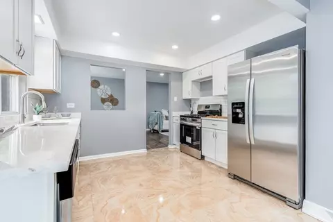 Kitchen - 1034 Pine Ave, Olympia Fields, IL 60461 photo 2 of 3