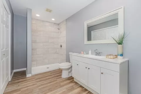 Bath - 1034 Pine Ave, Olympia Fields, IL 60461 photo 1 of 3