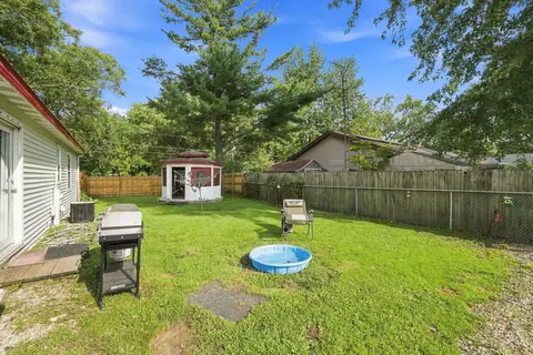Exterior - 911 W Eureka St, Braidwood, IL 60408 photo 6 of 7