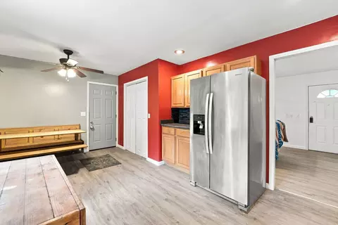Entry Way - 911 W Eureka St, Braidwood, IL 60408 photo 2 of 2