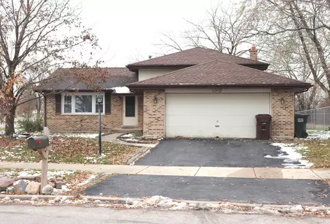 4912 Arquilla Dr, Richton Park, IL 60471