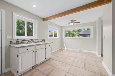 Entry Way - 416 Glendale Rd, Glenview, IL 60025 photo 1 of 2