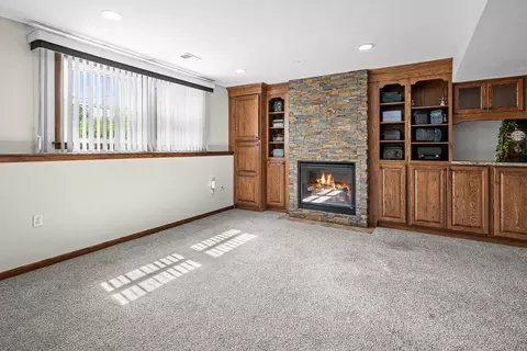Living - 3333 35th Ave, Moline, IL 61265 photo 2 of 5
