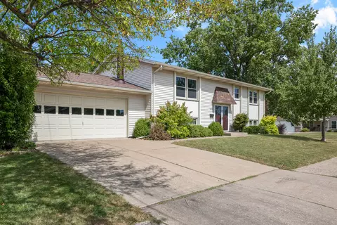 Exterior - 3333 35th Ave, Moline, IL 61265 photo 3 of 9