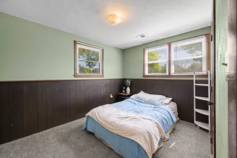 Bedroom - 3333 35th Ave, Moline, IL 61265 photo 2 of 11