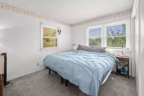 Bedroom - 3333 35th Ave, Moline, IL 61265 photo 4 of 11
