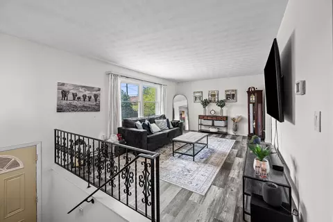 Entry Way - 3333 35th Ave, Moline, IL 61265 photo 1 of 2