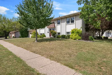 Exterior - 3333 35th Ave, Moline, IL 61265 photo 4 of 9
