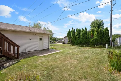 Exterior - 3333 35th Ave, Moline, IL 61265 photo 5 of 9