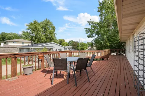 Exterior - 3333 35th Ave, Moline, IL 61265 photo 6 of 9