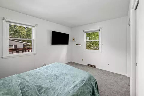 Bedroom - 3333 35th Ave, Moline, IL 61265 photo 8 of 11