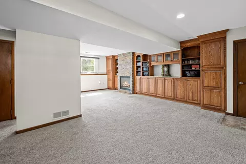 Living - 3333 35th Ave, Moline, IL 61265 photo 5 of 5