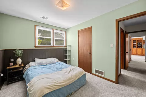 Bedroom - 3333 35th Ave, Moline, IL 61265 photo 1 of 11