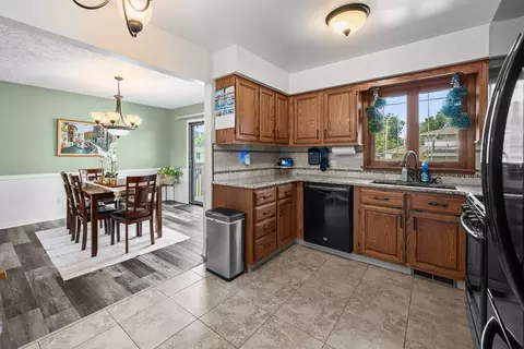 Kitchen - 3333 35th Ave, Moline, IL 61265 photo 1 of 4