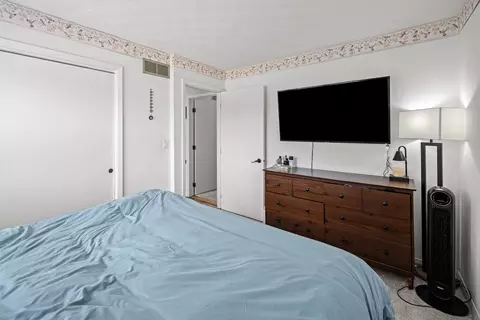 Bedroom - 3333 35th Ave, Moline, IL 61265 photo 5 of 11