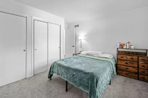 Bedroom - 3333 35th Ave, Moline, IL 61265 photo 7 of 11