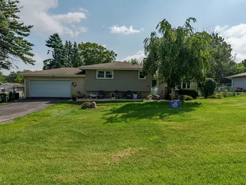 2 N565 Euclid Ave, Glen Ellyn, IL 60137