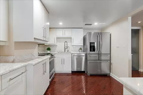 Kitchen - 175 E Delaware Pl #6206, Chicago, IL 60611 photo 4 of 4