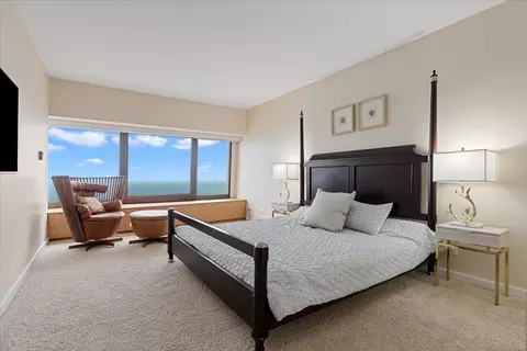 Bedroom - 175 E Delaware Pl #6206, Chicago, IL 60611 photo 1 of 2