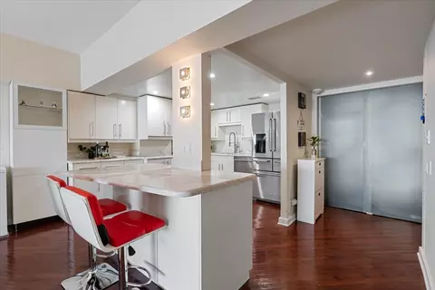Kitchen - 175 E Delaware Pl #6206, Chicago, IL 60611 photo 2 of 4