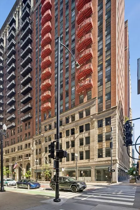208 W Washington St #1813, Chicago, IL 60606