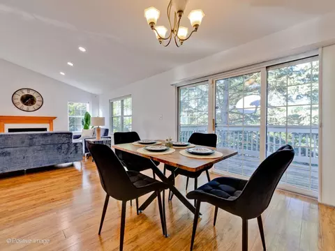 Dining - 121 Commons Ct, Wheeling, IL 60090 photo 1 of 2