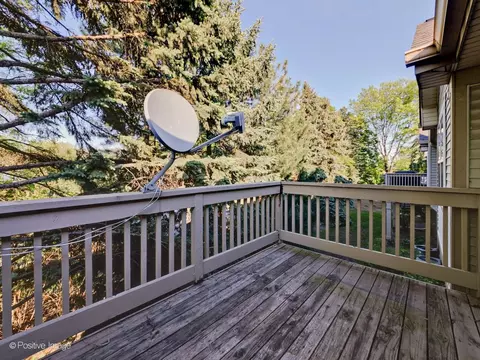 Exterior - 121 Commons Ct, Wheeling, IL 60090 photo 3 of 5