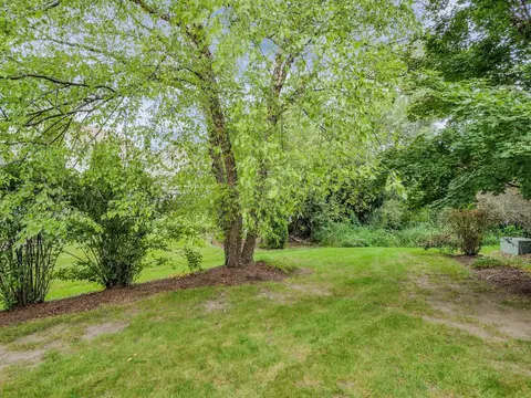 Exterior - 640 Downey St, Hoffman Estates, IL 60169 photo 11 of 11