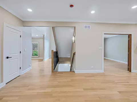 Living - 640 Downey St, Hoffman Estates, IL 60169 photo 6 of 9
