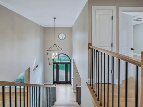 Entry Way - 640 Downey St, Hoffman Estates, IL 60169 photo 7 of 11