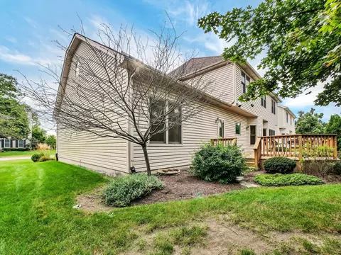 Exterior - 640 Downey St, Hoffman Estates, IL 60169 photo 6 of 11