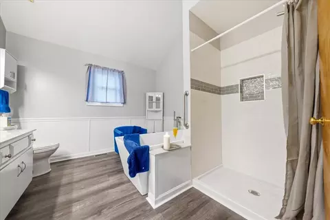 Bath - 16020 S Howard St, Plainfield, IL 60586 photo 3 of 7