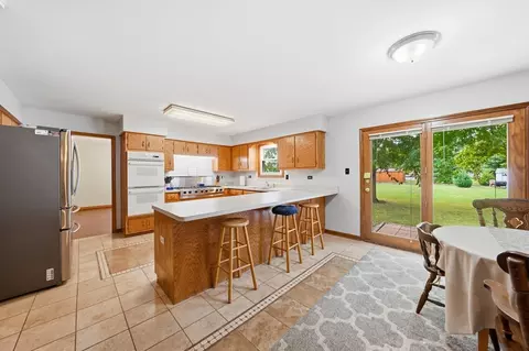 Kitchen - 16020 S Howard St, Plainfield, IL 60586 photo 4 of 5