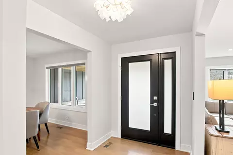 Entry Way - 9 S580 Clarendon Hills Rd, Willowbrook, IL 60527 photo 1 of 1