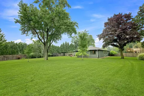 Exterior - 9 S580 Clarendon Hills Rd, Willowbrook, IL 60527 photo 7 of 7