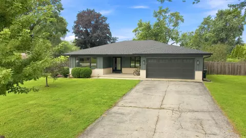 Exterior - 9 S580 Clarendon Hills Rd, Willowbrook, IL 60527 photo 2 of 7