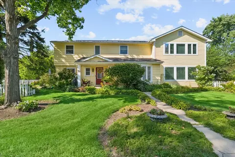 83 N Park Blvd, Glen Ellyn, IL 60137