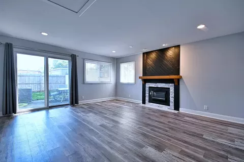 Living - 129 Springleaf Dr, Bolingbrook, IL 60440 photo 3 of 9